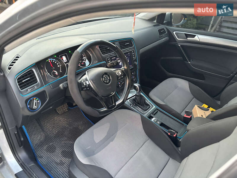 Хэтчбек Volkswagen e-Golf 2014 в Золочеве фото 103 Хэтчбек Volkswagen e-Golf 2014 в Золочеве