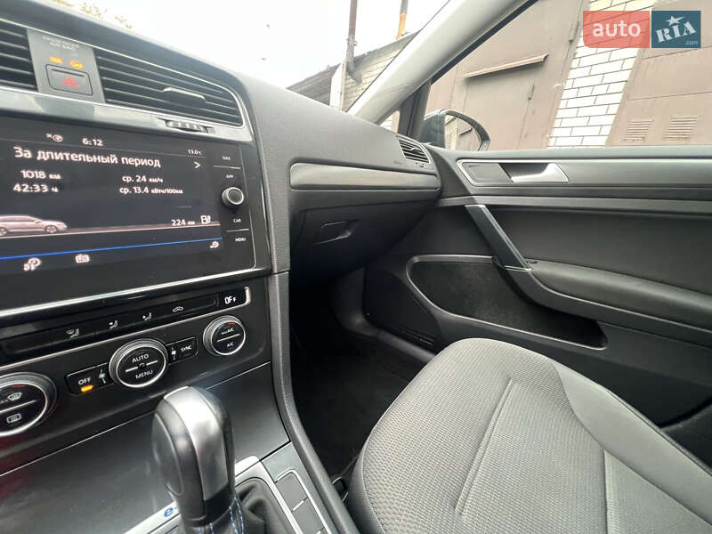 Хэтчбек Volkswagen e-Golf 2020 в Днепре