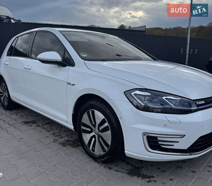 Хэтчбек Volkswagen e-Golf 2019 в Львове