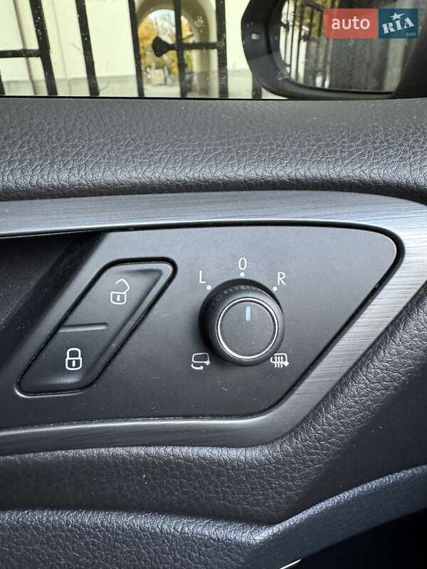 Хэтчбек Volkswagen e-Golf 2019 в Львове