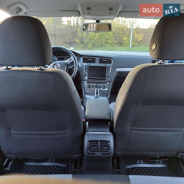 Хетчбек Volkswagen e-Golf 2015 в Старокостянтинові фото 96 Хетчбек Volkswagen e-Golf 2015 в Старокостянтинові