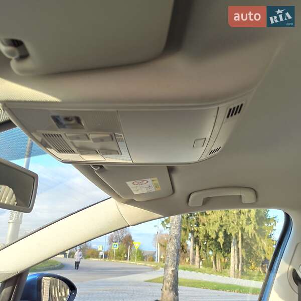 Хетчбек Volkswagen e-Golf 2015 в Старокостянтинові фото 110 Хетчбек Volkswagen e-Golf 2015 в Старокостянтинові