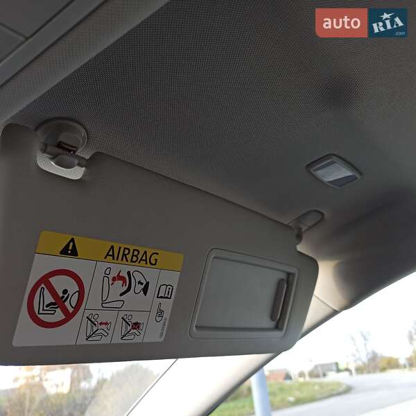 Хетчбек Volkswagen e-Golf 2015 в Старокостянтинові фото 114 Хетчбек Volkswagen e-Golf 2015 в Старокостянтинові