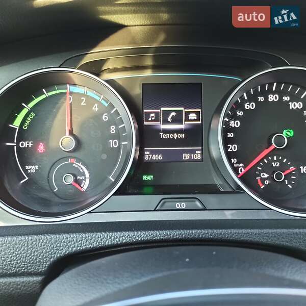 Хетчбек Volkswagen e-Golf 2015 в Старокостянтинові фото 143 Хетчбек Volkswagen e-Golf 2015 в Старокостянтинові