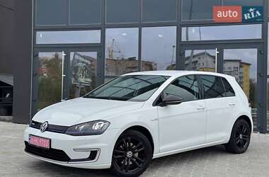 Хэтчбек Volkswagen e-Golf 2017 в 