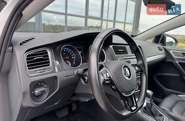 Хэтчбек Volkswagen e-Golf 2017 в 