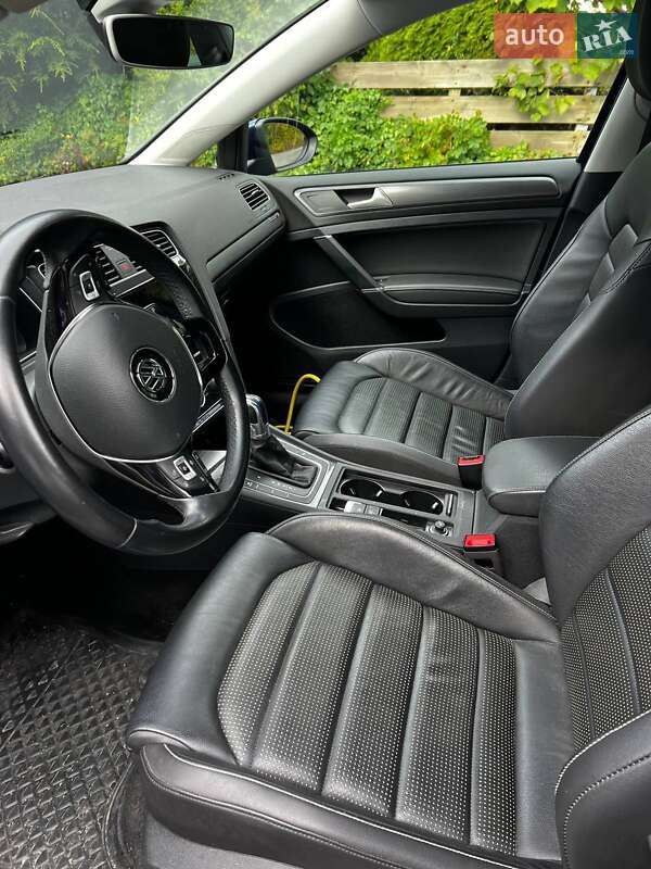 Хетчбек Volkswagen e-Golf 2018 в Києві