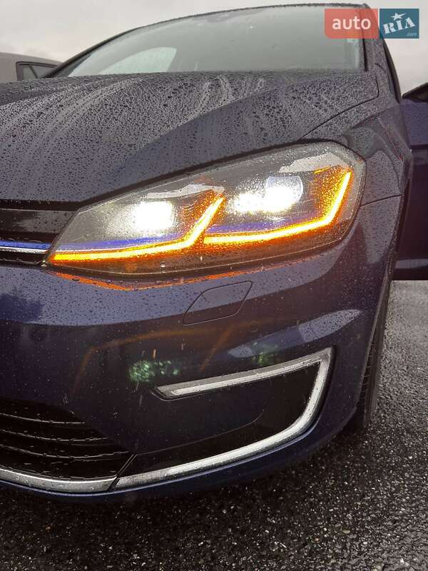 Хетчбек Volkswagen e-Golf 2018 в Києві