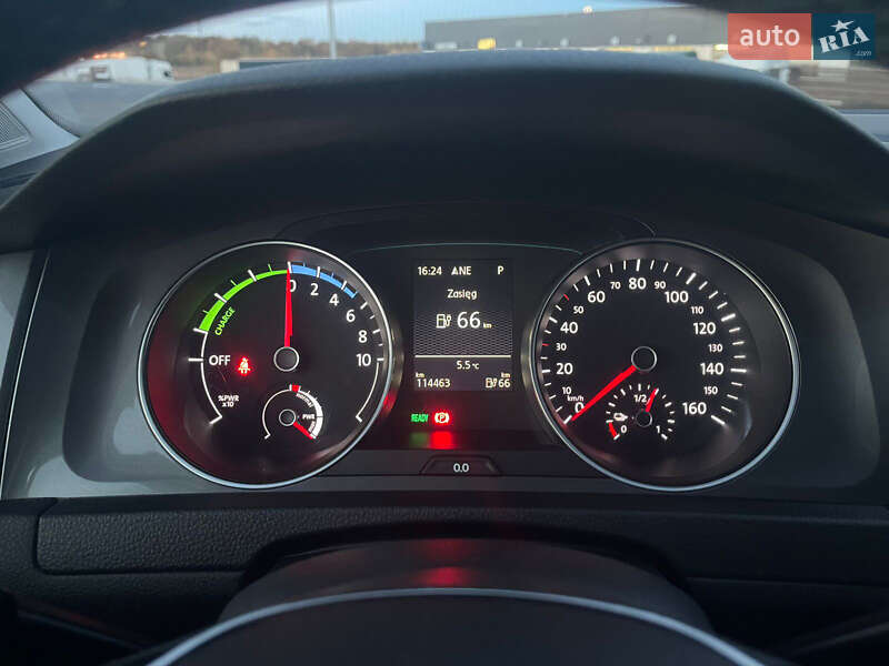 Хэтчбек Volkswagen e-Golf 2015 в Львове