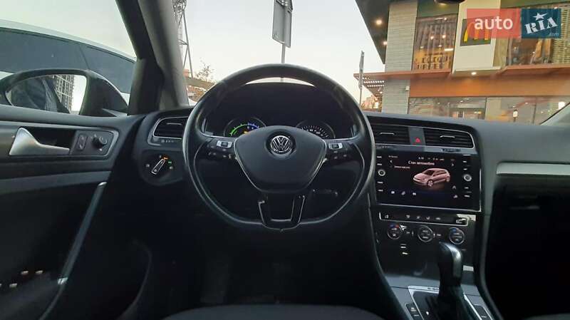 Хетчбек Volkswagen e-Golf 2020 в Львові фото 22 Хетчбек Volkswagen e-Golf 2020 в Львові