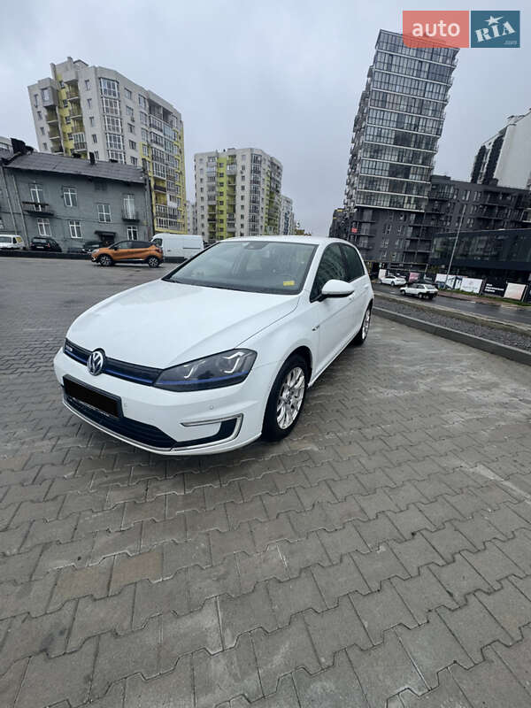Хетчбек Volkswagen e-Golf 2014 в Львові