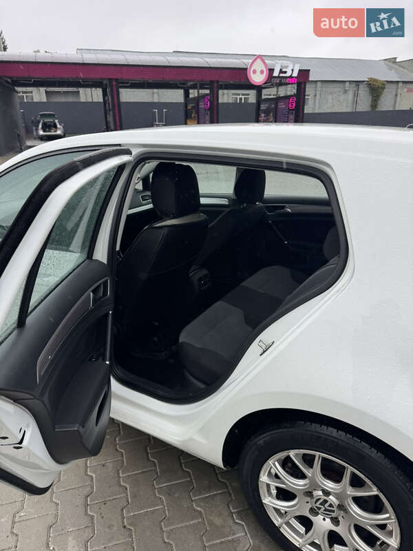 Хетчбек Volkswagen e-Golf 2014 в Львові