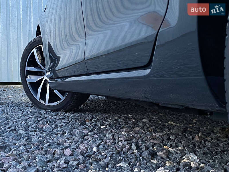 Хетчбек Volkswagen e-Golf 2020 в Самборі