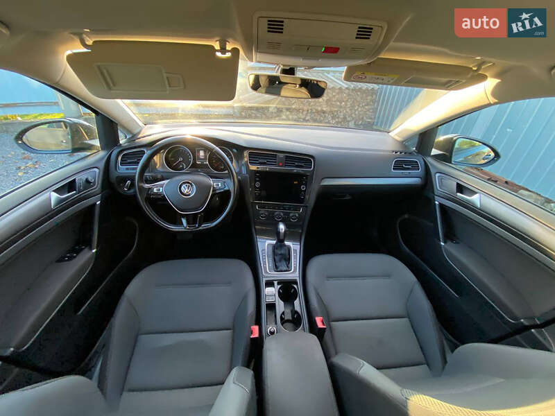Хетчбек Volkswagen e-Golf 2020 в Самборі