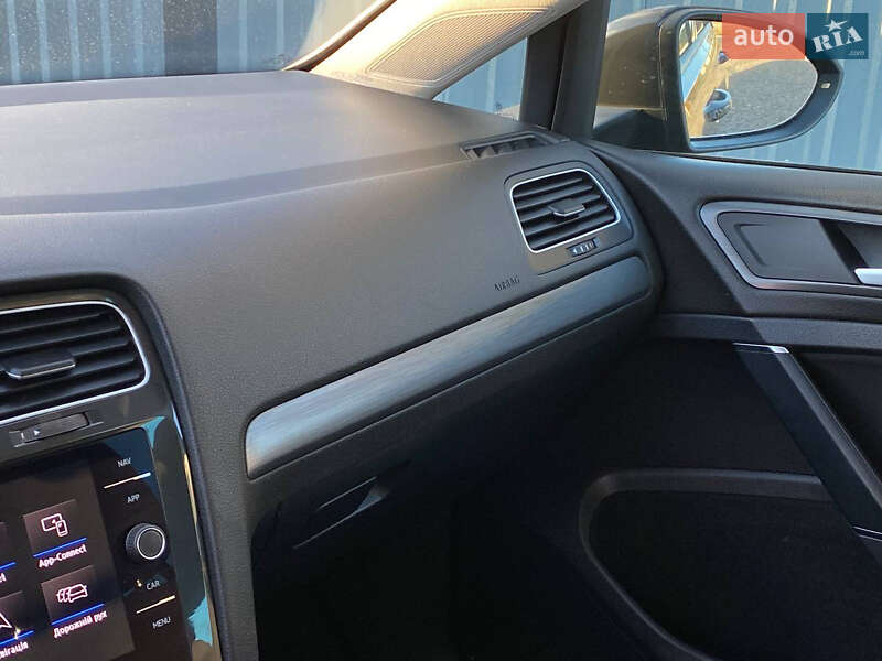 Хетчбек Volkswagen e-Golf 2020 в Самборі