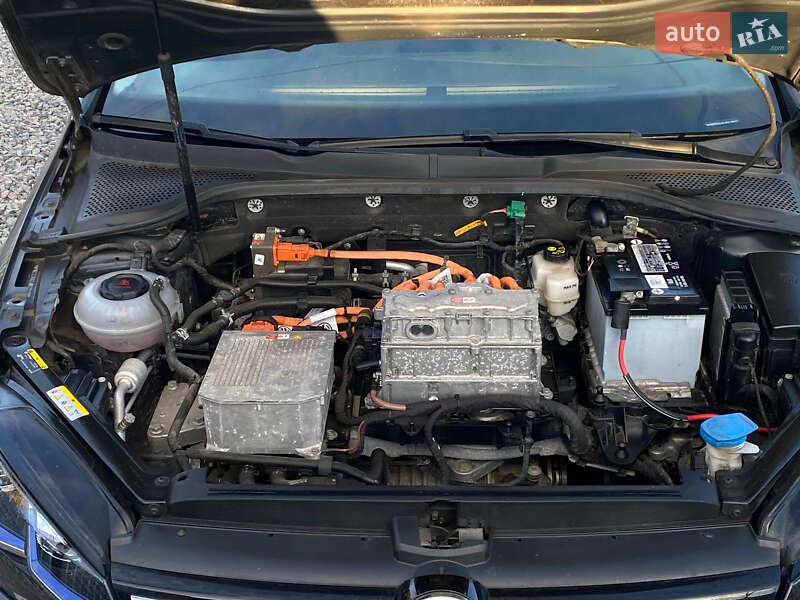 Хетчбек Volkswagen e-Golf 2020 в Самборі