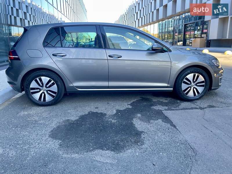 Хетчбек Volkswagen e-Golf 2016 в Одесі