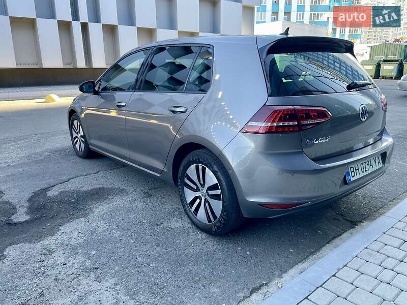 Хетчбек Volkswagen e-Golf 2016 в Одесі