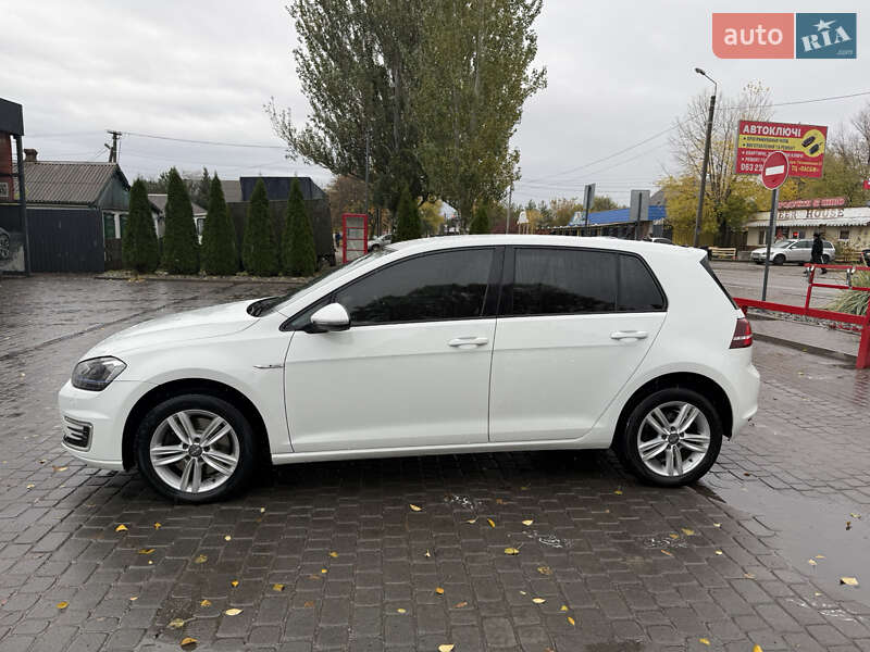Хетчбек Volkswagen e-Golf 2017 в Дніпрі