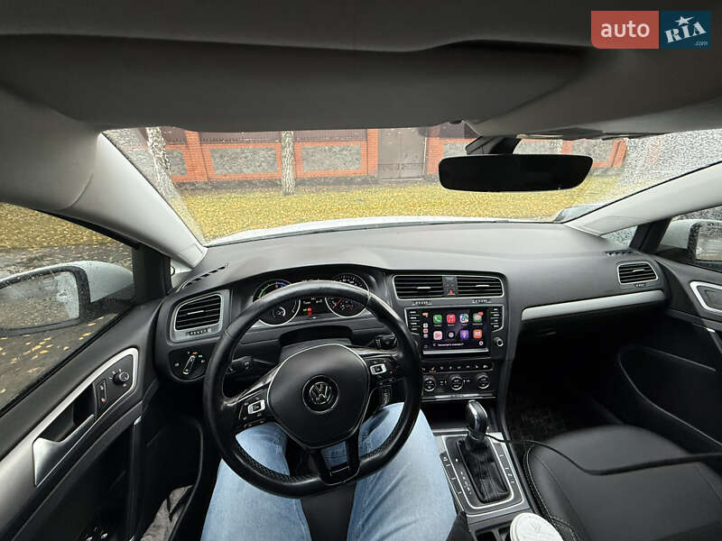 Хетчбек Volkswagen e-Golf 2017 в Дніпрі