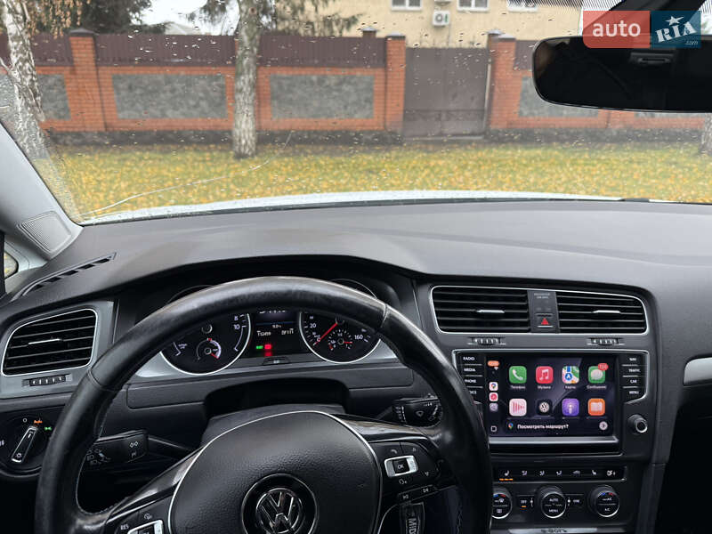 Хетчбек Volkswagen e-Golf 2017 в Дніпрі