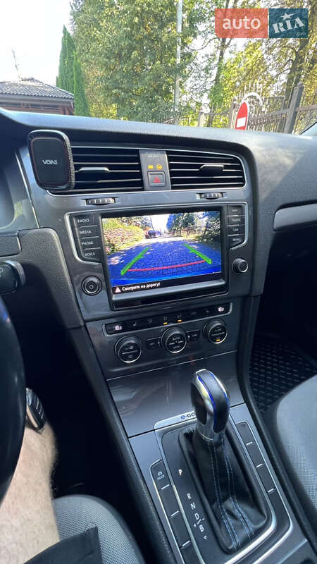 Хэтчбек Volkswagen e-Golf 2015 в Львове