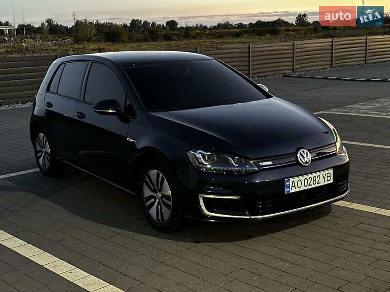 Volkswagen e-Golf 2015