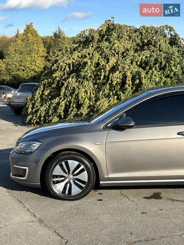Хетчбек Volkswagen e-Golf 2014 в Умані