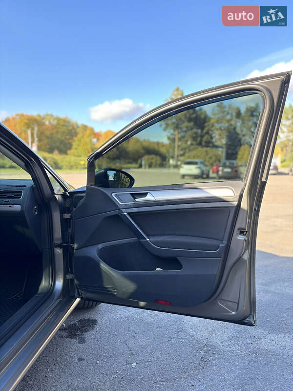 Хетчбек Volkswagen e-Golf 2014 в Умані