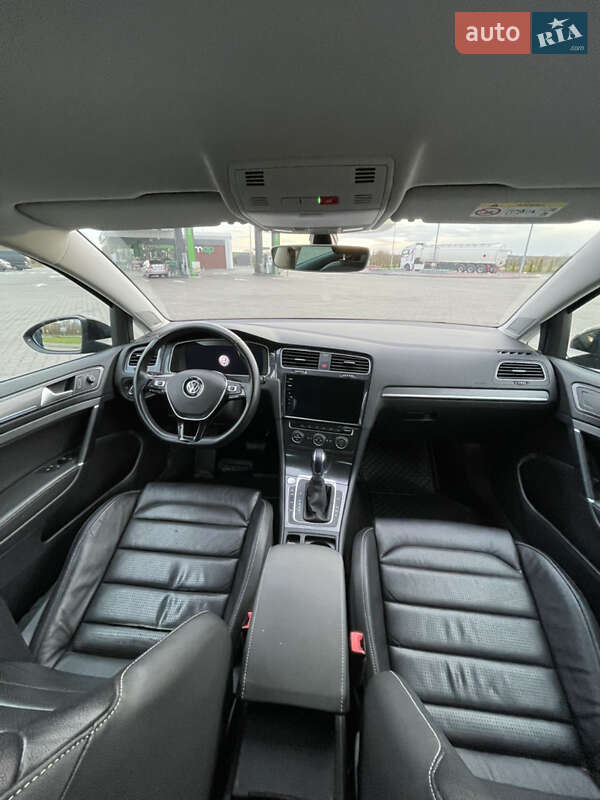 Хэтчбек Volkswagen e-Golf 2018 в Луцке