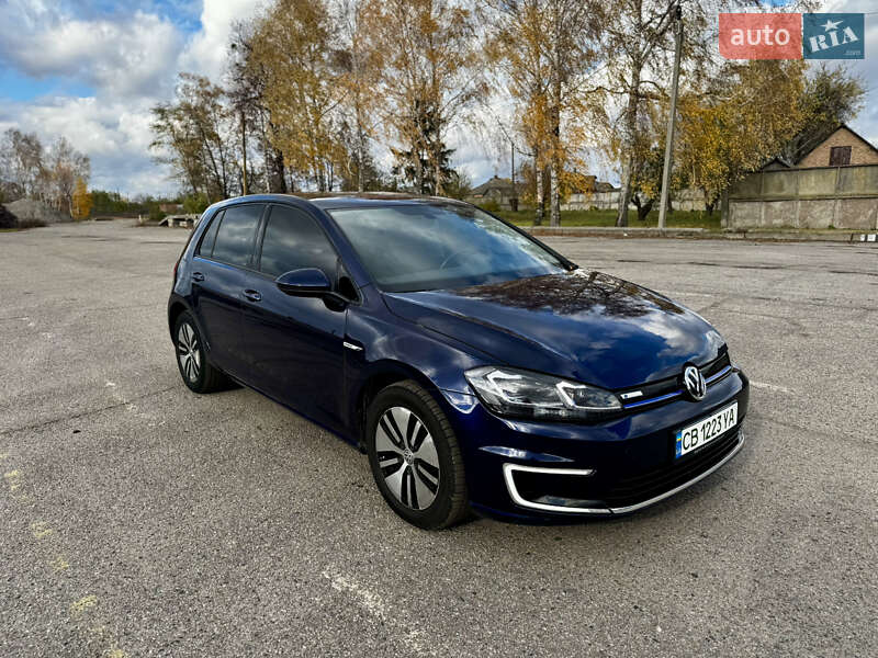 Хэтчбек Volkswagen e-Golf 2017 в Пирятине