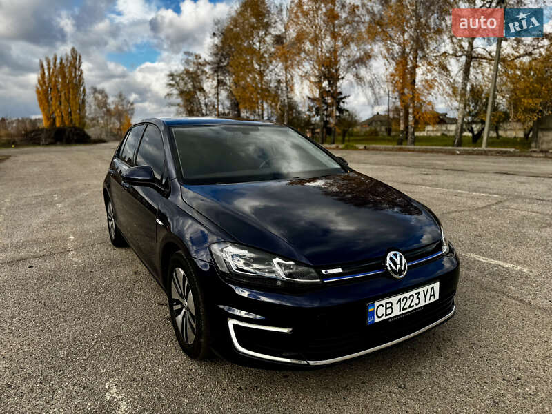 Хэтчбек Volkswagen e-Golf 2017 в Пирятине