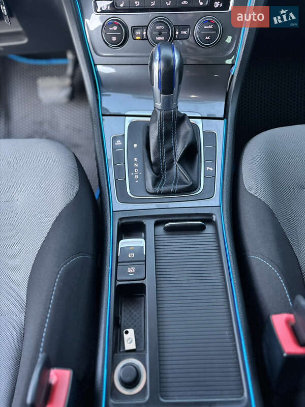 Хетчбек Volkswagen e-Golf 2014 в Тернополі