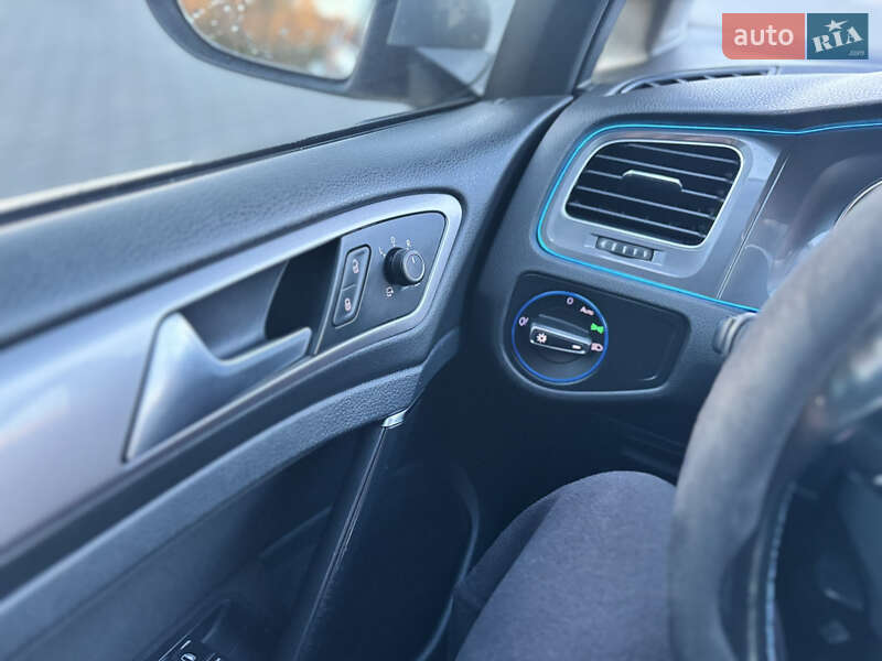 Хетчбек Volkswagen e-Golf 2014 в Тернополі