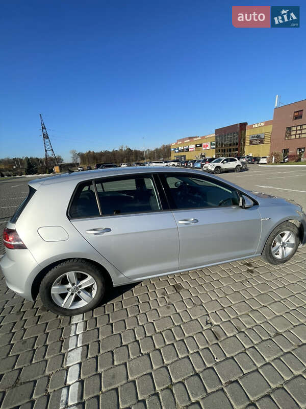 Хетчбек Volkswagen e-Golf 2015 в Львові