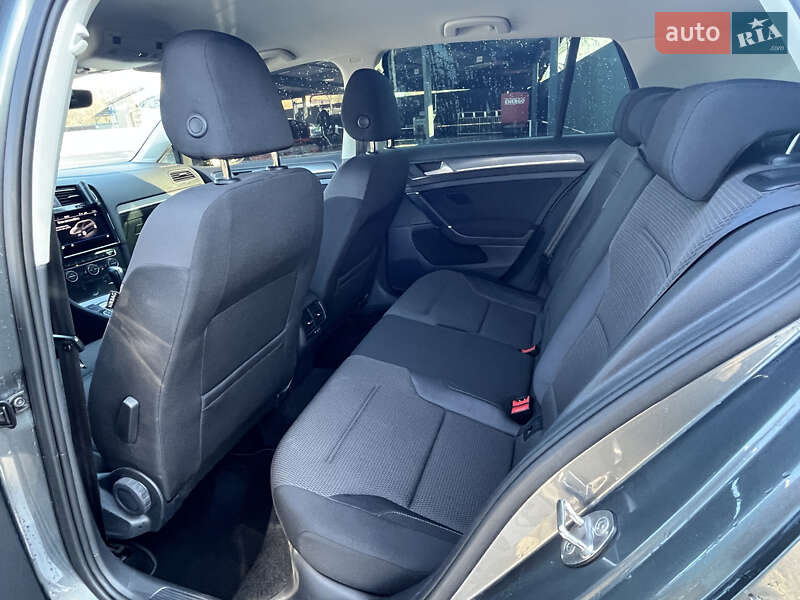 Хэтчбек Volkswagen e-Golf 2019 в Львове