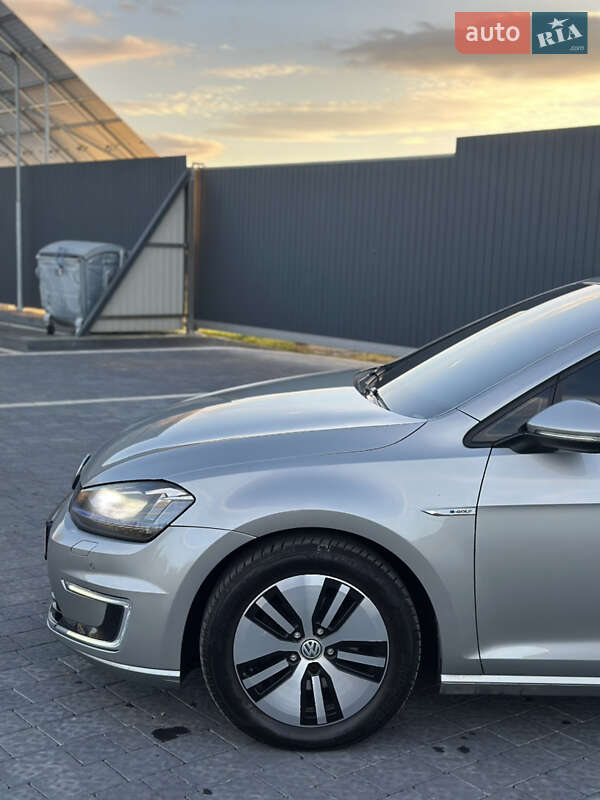 Хэтчбек Volkswagen e-Golf 2016 в Самборе фото 11 Хэтчбек Volkswagen e-Golf 2016 в Самборе