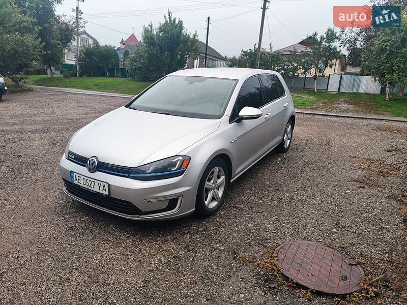 Хэтчбек Volkswagen e-Golf 2015 в Каменец-Подольском