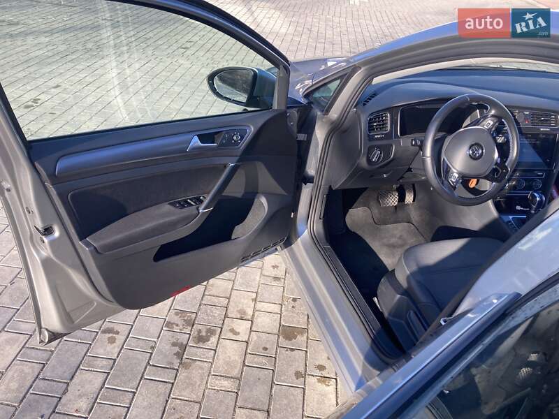 Хэтчбек Volkswagen e-Golf 2018 в Николаеве