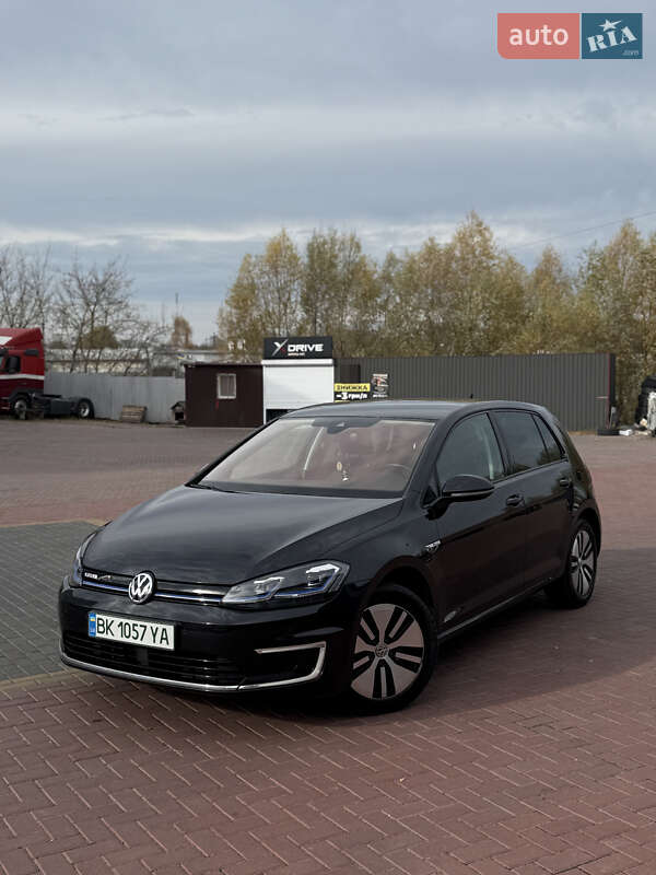 Хетчбек Volkswagen e-Golf 2017 в Рівному фото 7 Хетчбек Volkswagen e-Golf 2017 в Рівному