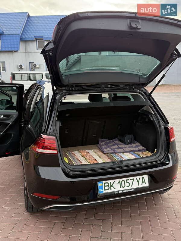 Хетчбек Volkswagen e-Golf 2017 в Рівному фото 16 Хетчбек Volkswagen e-Golf 2017 в Рівному