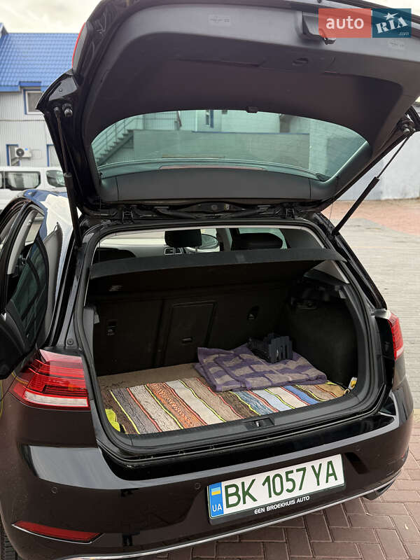 Хетчбек Volkswagen e-Golf 2017 в Рівному фото 18 Хетчбек Volkswagen e-Golf 2017 в Рівному