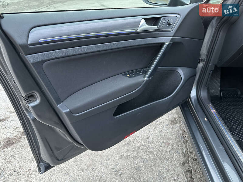 Хэтчбек Volkswagen e-Golf 2019 в Харькове