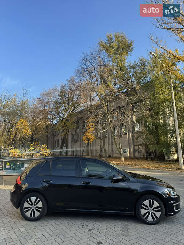 Хэтчбек Volkswagen e-Golf 2016 в Запорожье