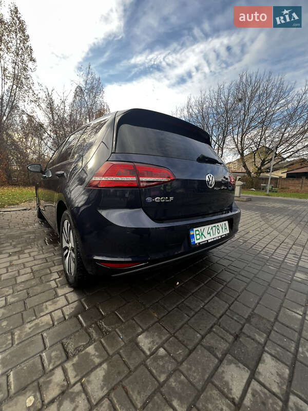 Хетчбек Volkswagen e-Golf 2016 в Рівному