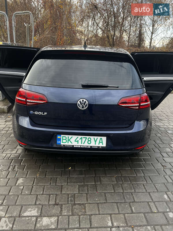 Хетчбек Volkswagen e-Golf 2016 в Рівному