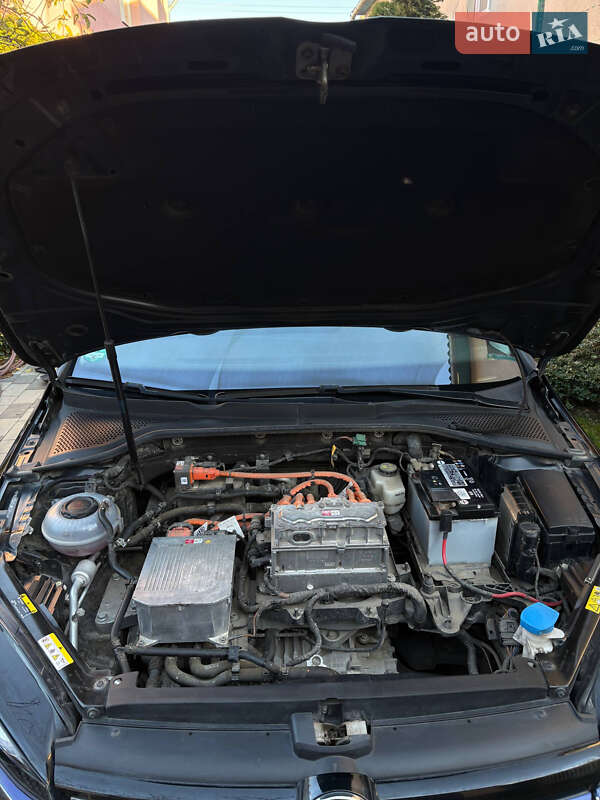 Хэтчбек Volkswagen e-Golf 2020 в Мукачево