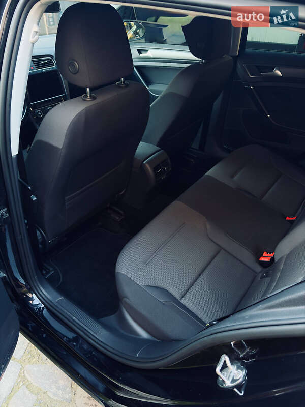 Хэтчбек Volkswagen e-Golf 2020 в Мукачево