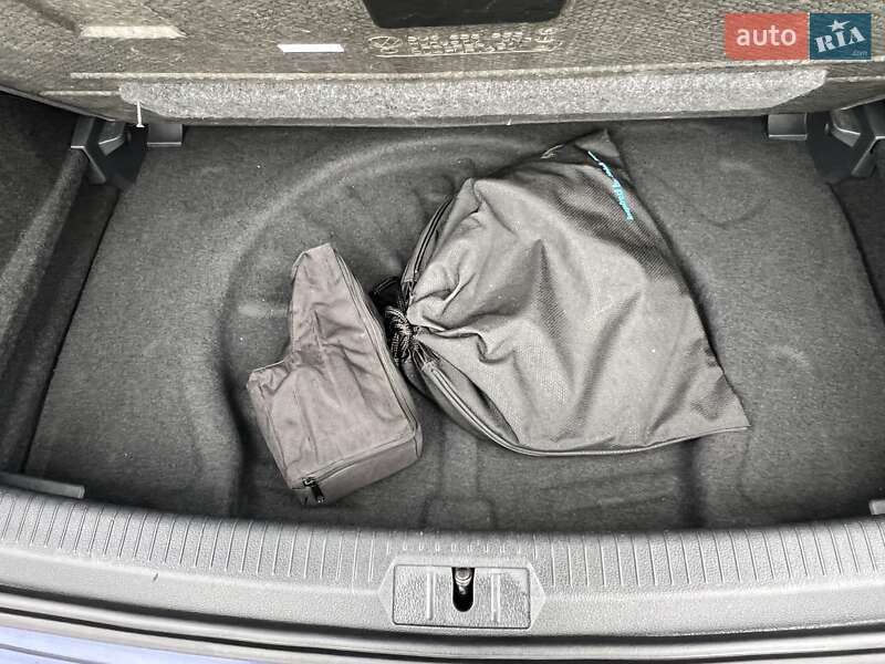 Хэтчбек Volkswagen e-Golf 2018 в Ровно фото 74 Хэтчбек Volkswagen e-Golf 2018 в Ровно