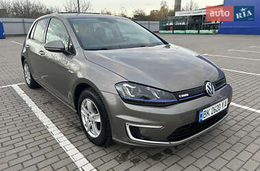 Хетчбек Volkswagen e-Golf 2014 в Дубні